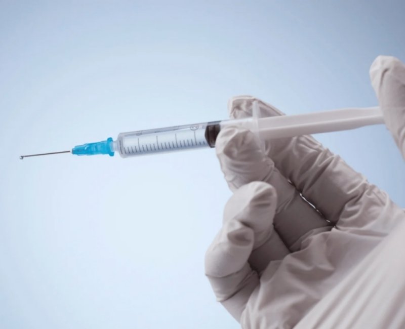 Zastrzyk blokady na ból kręgosłupa lędźwiowego